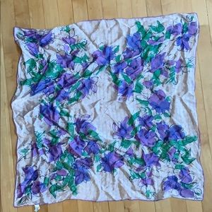 Vera silk scarf, Vintage, excellent condition 29”